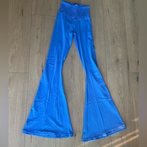 OFFLINE By Aerie Real Me
Smocked Super Flare Legging